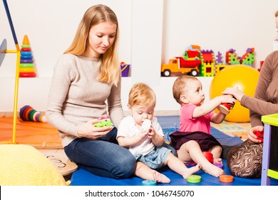 12 Mothers and babies at music playgroup Images, Stock Photos & Vectors ...