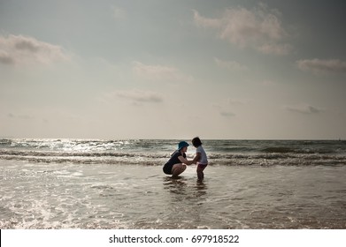 Mother And Baby Beach Pictures Beachpicturesgirl Sexybeachpictures