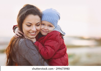 Mother And Baby Beach Pictures Beachpicturesgirl Sexybeachpictures