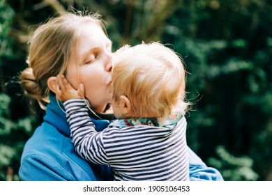 Mother and baby kissing - Gelsenkirchen, Germany