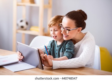 Mother   child using tablet