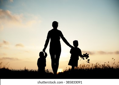 Mother  Children  Family Sea  Sunset  Flowers  Spring    Silhouette  Beautiful Women