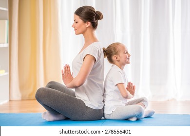 13,267 Mother daughter yoga Images, Stock Photos & Vectors | Shutterstock