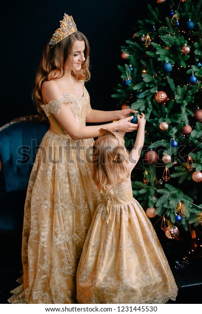 mom and daughter christmas dresses