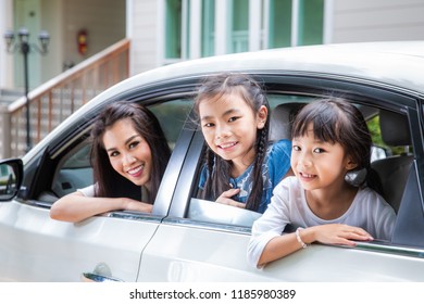Mother deliver her Daughter to school, this immage can use for kid, car, family, insurance, and home concept