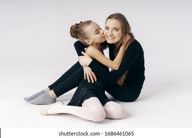 performer høst salon Mother Daughter Ballet Images, Stock Photos & Vectors | Shutterstock