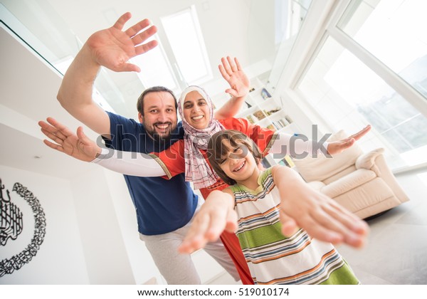 Madre Padre E Figlio Come Una Foto Stock Modifica Ora