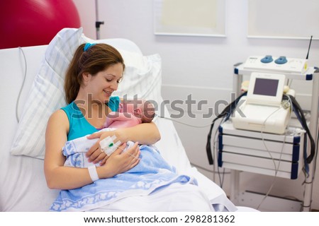 Mother Giving Birth Baby Newborn Baby Stockfoto Jetzt