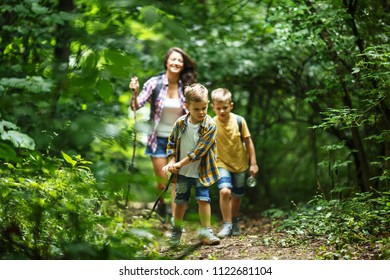 32,745 Hiking mother Images, Stock Photos & Vectors | Shutterstock