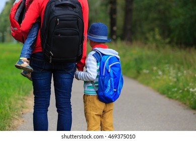 3,365 Mom daughter going to school Images, Stock Photos & Vectors ...