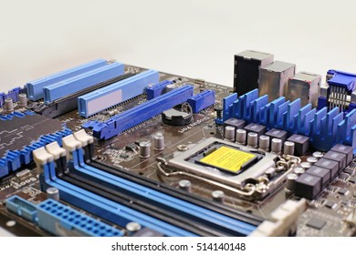 Motherboard Chip Closed Stock Photo 514140100 | Shutterstock