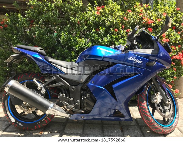 fordom italiensk Entreprenør Motor Sport Kawasaki Ninja 250r Blue Stock Photo (Edit Now) 1817592866