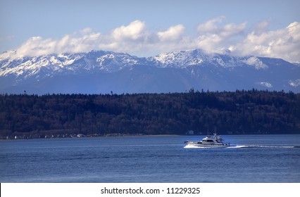 Motor Yacht, Puget Sound, Edmonds, Washington, snow, snowy, Olympic, Mountains, Snohomish, County