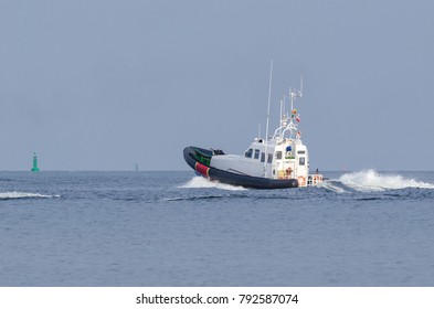 MOTORBOAT - Border Guards Boat On Patrol