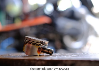 The Motorcycle Engine Piston Ring Is Damaged.