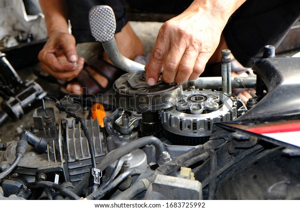 Motorcycle engines, motorcycles have been repaired\
by mechanic for a long\
time