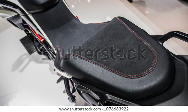 Motorcycle modern seat .Big\
Bike seat.