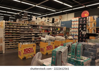 Moulins, France - September 15th 2022: Household Items In A Gifi Store. Gifi Is A French Discount Warehouse, Specialized In Interior Decoration, Household, Drugstore Items And Toys.