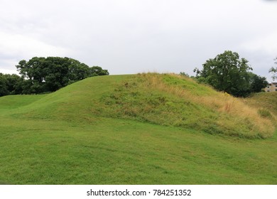 Grass Mound Images, Stock Photos & Vectors | Shutterstock