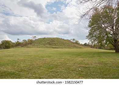 85 Cahokia Mounds Images, Stock Photos & Vectors | Shutterstock