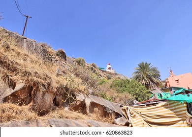 Mount Abu, India - April 7, 2017: Standing at a height of 1722 meters (5676 feet), Guru Shikhar temple is the highest peak of one of the oldest mountain ranges in the world, the Aravalli mountains. 