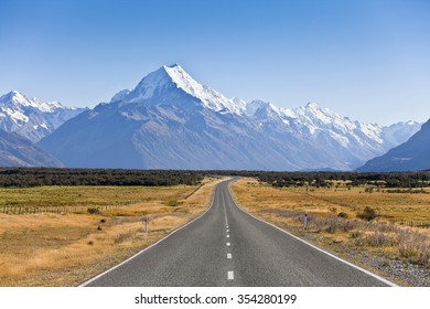 Mount Cook, Newzealand - Shutterstock ID 354280199