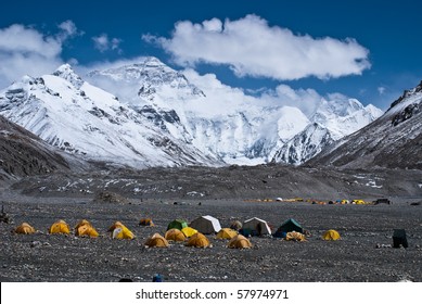 mount everest with snow covered in summer