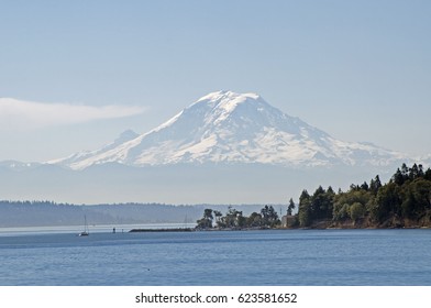 570 Puget sound and mount rainier Images, Stock Photos & Vectors ...