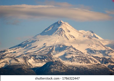 Mount Shasta Cascade Range In California