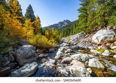 A mountain Autumn scenery along the North Yuba River.