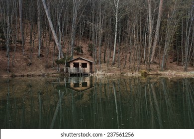 Lake Cabin Images Stock Photos Vectors Shutterstock