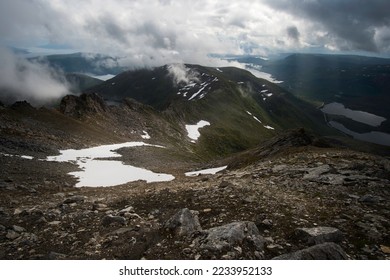 Mountain during a cloudy day.
