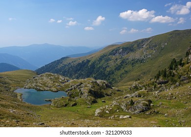 29 Lake turrach Images, Stock Photos & Vectors | Shutterstock