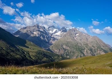 700 Oisans Images, Stock Photos & Vectors | Shutterstock