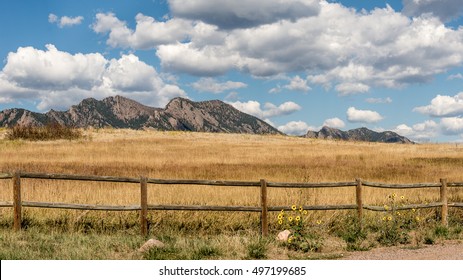 Mountain landscape on the Flatirons Vista Trail, near Boulder, Colorado.