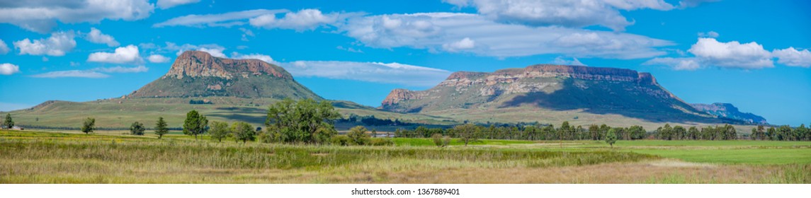 Mountain panorama, Kwazulu Natal, South Africa. - Shutterstock ID 1367889401
