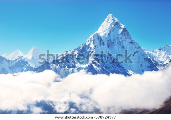 Photo De Stock De Le Pic De Montagne De Leverest Modifier