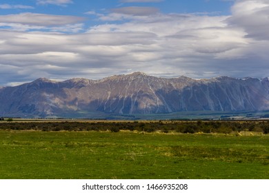 Mountain range during spring time, cloudy warm day in the mountains