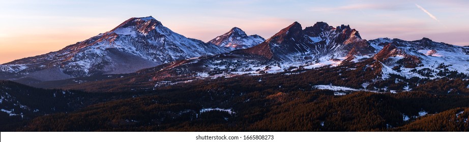 Mountain sunset views in oregon