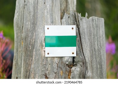 Mountain Trail Sign Green, Tatry Oznaczenie Szlaku, Poland, Slovakia, Summer Time 