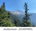 Mountain view from McNeil point trail at the Mount Hood National Park