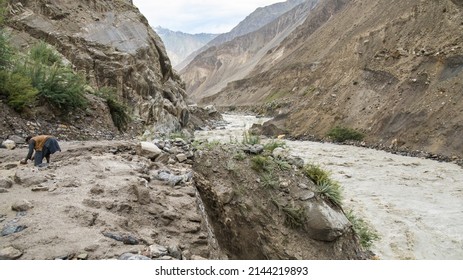 Mountain Views During K2 Trek On Baltoro Glacier