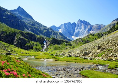 Pyrenees Mountains Images Stock Photos Vectors Shutterstock