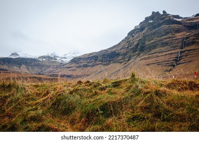 Mountains Behins Grass - Iceland Snæfellsnes Peninsula