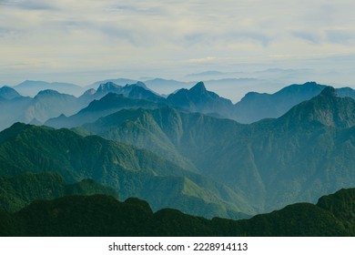 The mountains of Sapa Vietnam have become impressive landscapes due to the blue sky and fog.