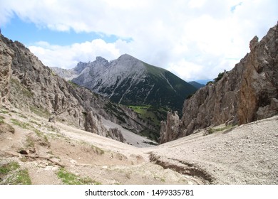 Mountian View  Hiking In Austria