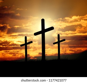 mounts three crosses, varese