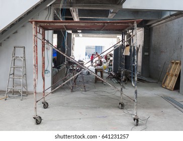 Movable Scaffolding Of Steel For Small Building Construction