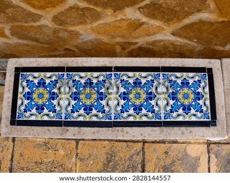 Mozaic bench from above horizontal