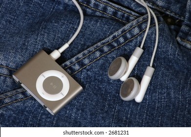 Mp3 Player Clipped To A Pocket